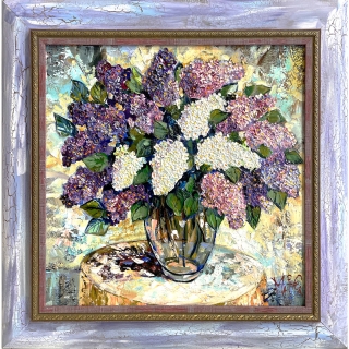 Bouquet of lilacs in a vase